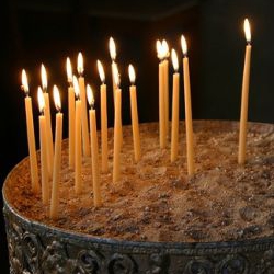 Όποιος αγαπά δεν έχει ποτέ μοναξιά