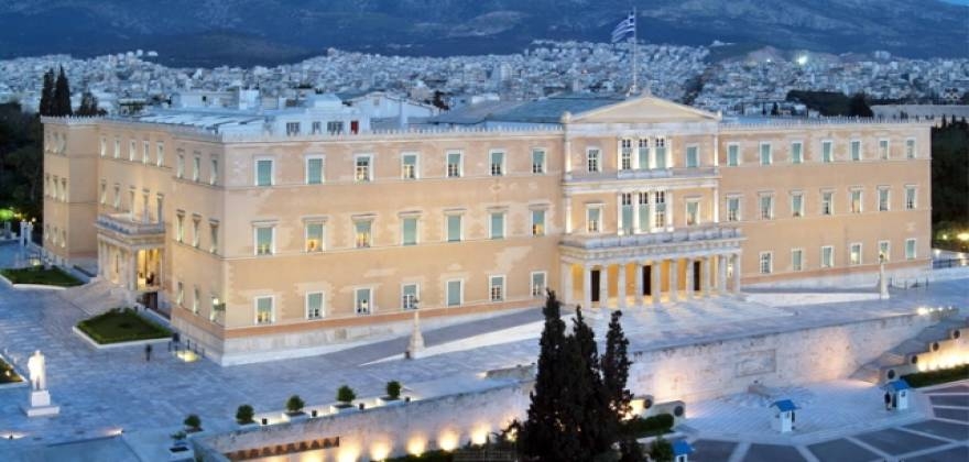 Le Figaro: Μια νέα πολιτική κρίση απειλεί την Ελλάδα -Το χρηματιστήριο βυθίζεται