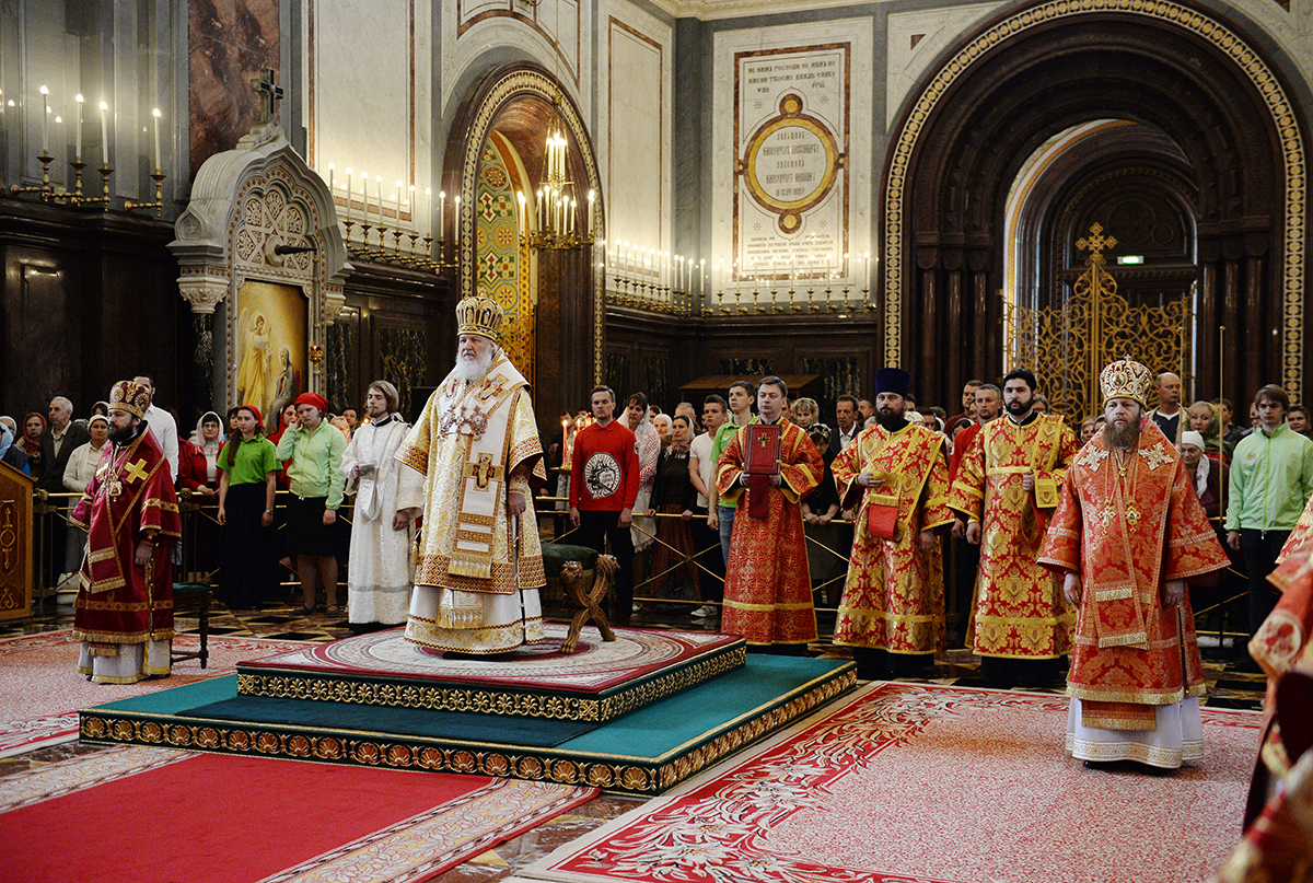 Церковная служба днем