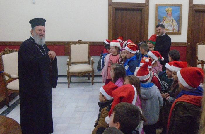 5. Episkepsi 1ou Dimotikou Artakis sti Mitropoli  14.12.2015 002.JPG