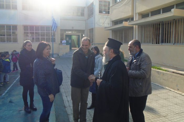 6. Episkepsi Mitropolitou sto 12o Dimotiko Xalkidos  14.12.2015 001.JPG