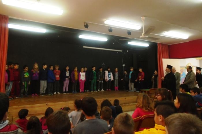 6. Episkepsi Mitropolitou sto 12o Dimotiko Xalkidos  14.12.2015 003.JPG