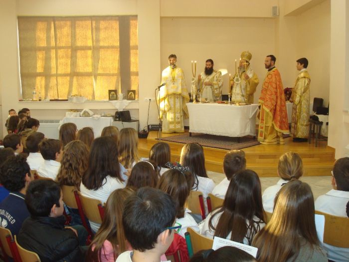 Theia Leitourgia sto 24o Dimotiko 22.12.2015 001.JPG