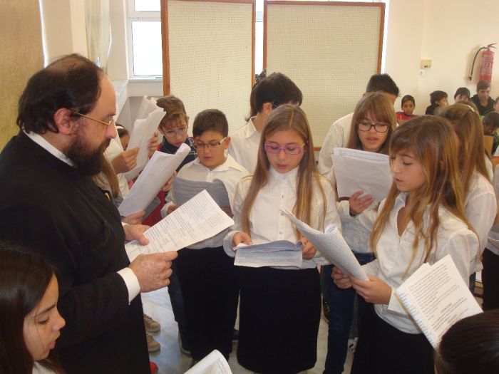 Theia Leitourgia sto 24o Dimotiko 22.12.2015 003.JPG