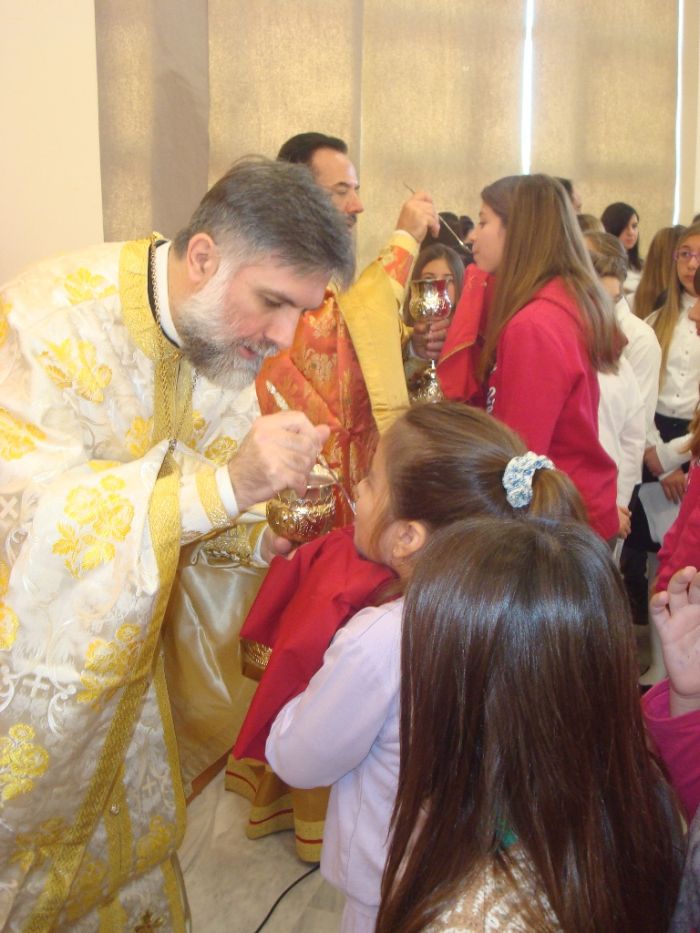 Theia Leitourgia sto 24o Dimotiko 22.12.2015 007.JPG
