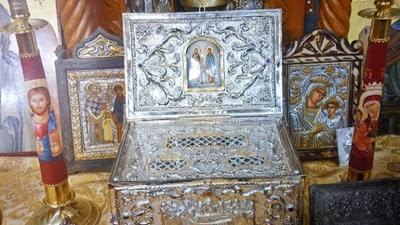 Τα Ιερά Λείψανα των Αγίων Ραφαήλ, Νικολάου και Ειρήνης στον Άγιο Αθανάσιο Μπάρας Τρικάλων