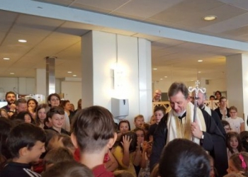 Αγιασμός στο Ελληνικό Σχολείο Στοκχόλμης από τον Σουηδίας Κλεόπα (ΦΩΤΟ)
