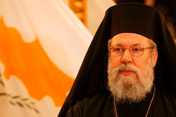 epa01040534 The Orthodox Archbishop of Cyprus Chrysostomos II gives a press conference in Italy, Rome, 16 June 2007.  EPA/CLAUDIO PERI