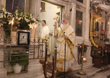 Λειτουργία στον Αγιο Σπυρίδωνα Κερκύρας από τον Επίσκοπο Ναζιανζού (ΦΩΤΟ)
