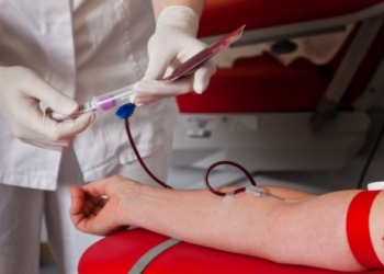 Αιμοδοσία: Τι κερδίζουν κι από τι κινδυνεύουν όσοι δίνουν αίμα