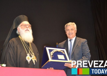 Ο Αρχιεπίσκοπος Αλβανίας Αναστάσιος ανακηρύχτηκε επίτιμος δημότης Πρέβεζας (ΦΩΤΟ & ΒΙΝΤΕΟ)