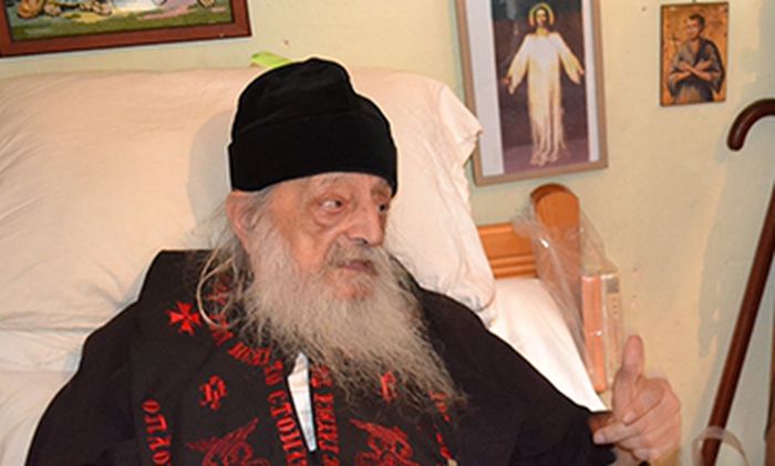 Γερ. Νεκτάριος Βιτάλης: «Μ'έσωσε ο Αγιος Νεκτάριος» (ΒΙΝΤΕΟ)