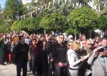 Πόνος, δάκρυα και τάματα στην Αγία Ζώνη: Χιλιάδες Αθηναίοι σπεύδουν να την προσκυνήσουν(ΒΙΝΤΕΟ)