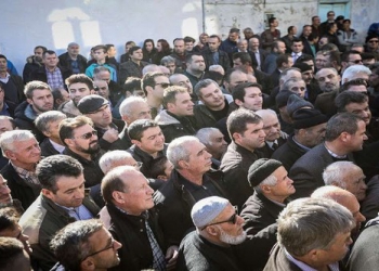Κατέκλυσαν το τζαμί της Κομοτηνής για τον Ερντογάν (ΦΩΤΟ)
