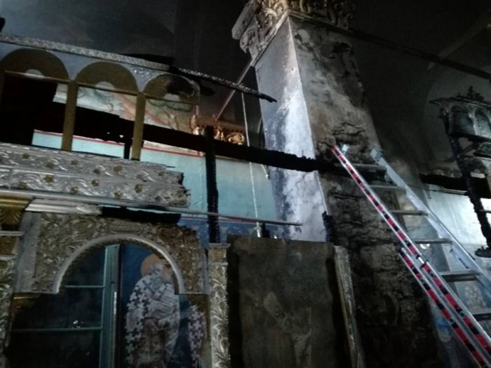 Σοβαρές καταστροφές σε εκκλησία-κόσμημα στα Τζουμέρκα (ΦΩΤΟ)