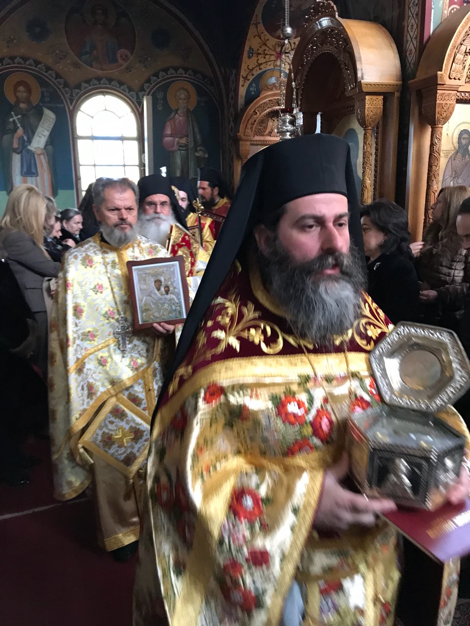 Δέος και μεγαλοπρέπεια την Κυριακή της Ορθοδοξίας στον Άγιο Αχίλλιο Λάρισας