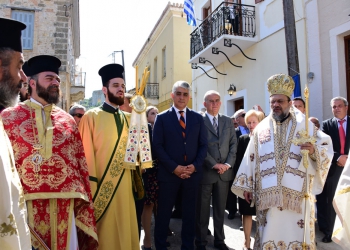 Πλήθος κόσμου στην Κορώνη για την Πολιούχο της Παναγία Ελεήστρια (ΦΩΤΟ)