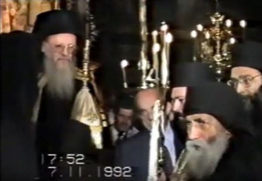 Ο ασπασμός του Οικ.Πατριάρχη με τον Άγιο Γέροντα Παΐσιο – Σπάνιο βίντεο