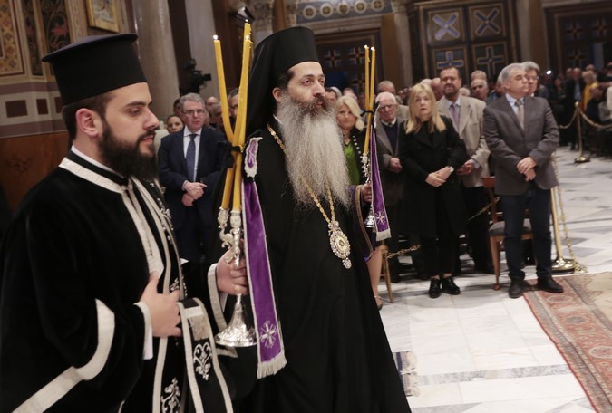 Ο Αρχιεπίσκοπος στην Ακολουθία των Παθών στη Μητρόπολη Αθηνών (ΦΩΤΟ)