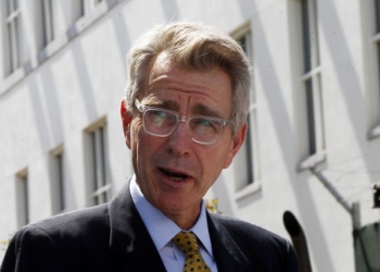 O ðñÝóâçò ôùí ÇÐÁ óôçí ÅëëÜäá Geoffrey Pyatt ìéëÜåé óôçí ôåëåôÞ ãéá ôçí Ýíáñîç ôùí Ýñãùí áíáêáßíéóçò ôçò Ðñåóâåßáò ôùí ÇÐÁ óôçí ÁèÞíá, ÔåôÜñôç 5 Óåðôåìâñßïõ 2018. ÁÐÅ-ÌÐÅ/ÁÐÅ-ÌÐÅ/ÁËÅÎÁÍÄÑÏÓ ÂËÁ×ÏÓ