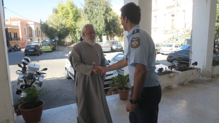 Δωρεά φωτοτυπικού στο Αστυνομικό Τμήμα Σύρου από την Ιερά Μητρόπολη Σύρου