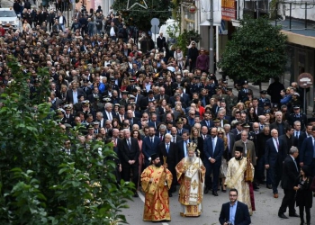 ΠΑΤΡΑ : Μεγαλοπρεπής εορτασμός παρουσία του ΠτΔ, 16 Ιεραρχών και χιλιάδων λαού - Λιτανεία με την Τιμία Κάρα του Αγ. Ανδρέα