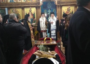 Η ταφή του μακαριστού Μητροπολίτη Αχελώου (ΦΩΤΟ)