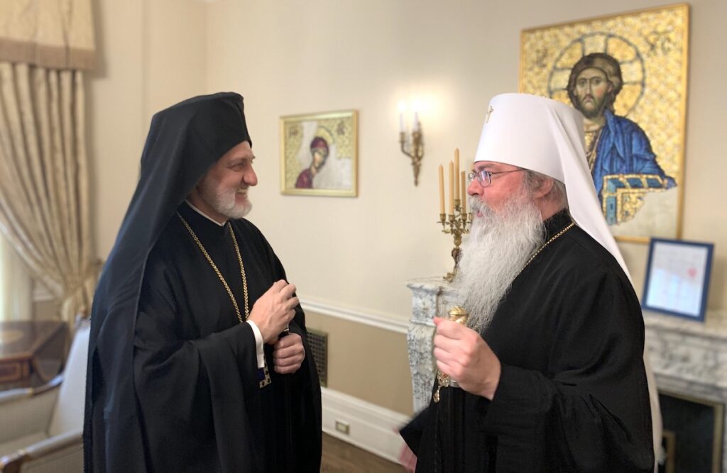 Μία συνεργασία με πολλά ερωτηματικά για Αρχιεπίσκοπο Αμερικής και τον Ρώσο Τύχωνα