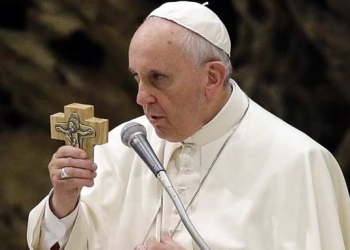 Ο Πάπας καλεί "τον πλούσιο κόσμο να βάλει τέλος στη φτώχεια" - Το ΒΑΤΙΚΑΝΟ τι κάνει;