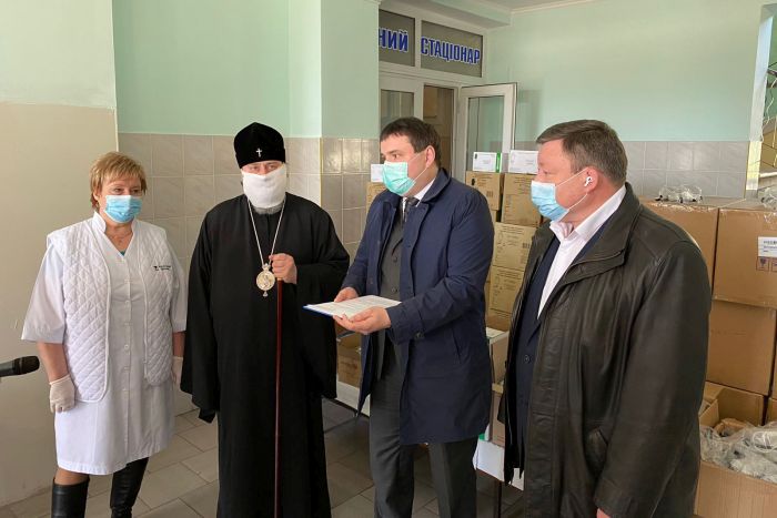 Ουκρανία: Κληρικοί παρέδωσαν τεστ για τη διάγνωση του κορονοϊού
