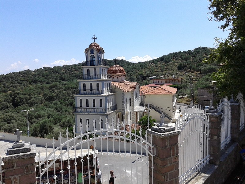Το ξακουστό μοναστήρι των Αγίων Ραφαήλ, Νικολάου και Ειρήνης στη Μυτιλήνη (ΛΟΦΟΣ ΚΑΥΡΩΝ)