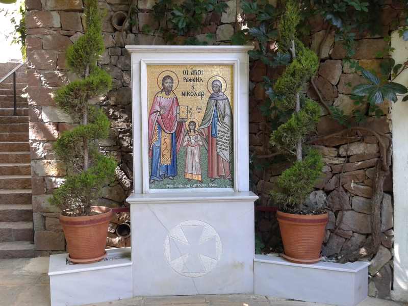 Το ξακουστό μοναστήρι των Αγίων Ραφαήλ, Νικολάου και Ειρήνης στη Μυτιλήνη (ΛΟΦΟΣ ΚΑΥΡΩΝ)