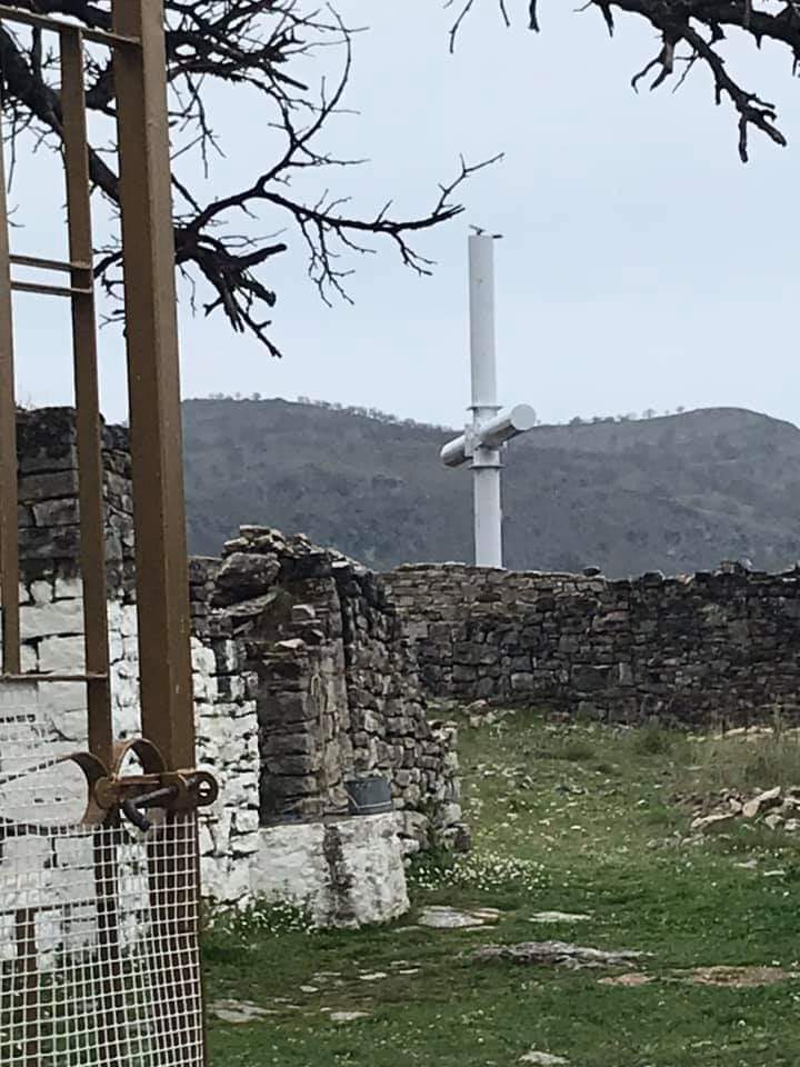 ΔΙΩΞΕΙΣ ΧΡΙΣΤΙΑΝΩΝ! Αναβρασμός στην Χιμάρα για την τοποθέτηση μεγάλου σταυρού