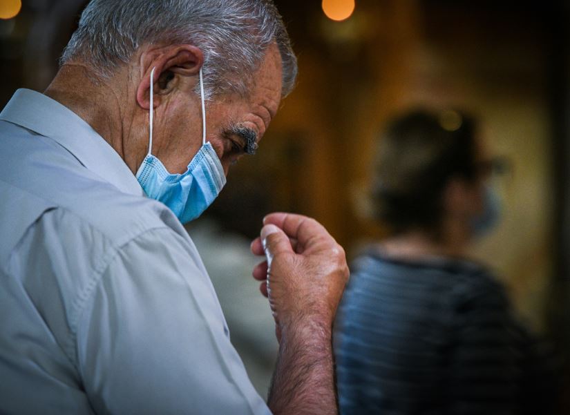 Αγιορείτης μοναχός MD Μοριακής Βιολογίας και Βιοϊατρικής για τη μάσκα στους  Ναούς - ΒΗΜΑ ΟΡΘΟΔΟΞΙΑΣ