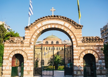 Στ. Πέτσας: Κλείνουν οι εκκλησίες σε Θεσσαλονίκη και Σέρρες