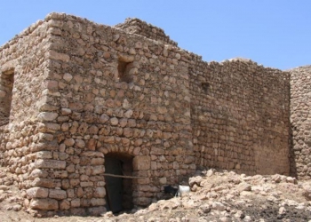 Αίσχος! Μετέτρεψαν εκκλησία 1.400 ετών σε αχυρώνα στην Τουρκία