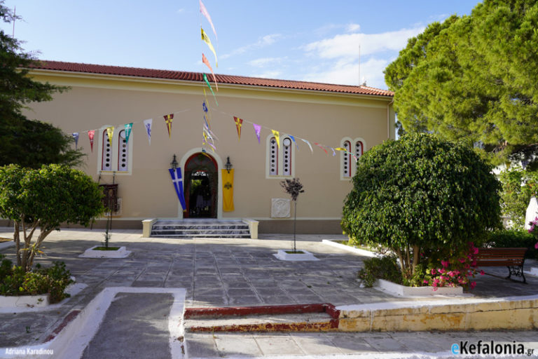 Λιτανεία και προσκύνημα στο κελί του Αγίου Παναγή Μπασιά στο Ληξούρι