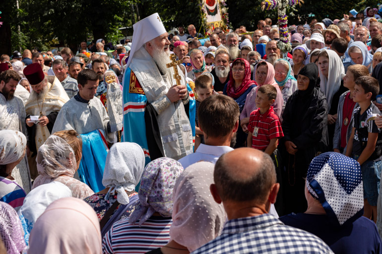 ΟΥΚΡΑΝΙΑ: 40 χιλιάδες πιστοί στη Λιτάνεια προς την Λαύρα του Ποτσάεφ