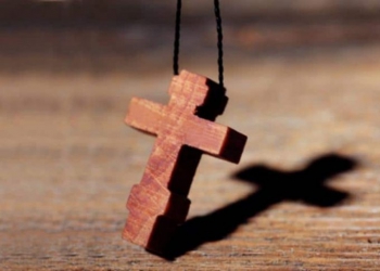 Γιατί φοράμε και κάνουμε το σταυρό μας;
