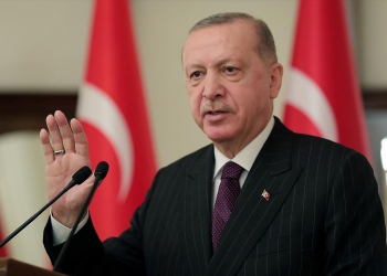Τουρκία: Ο Ερντογάν απέλυσε τρία μέλη της επιτροπής νομισματικής πολιτικής - Νέα χαμηλά επίπεδα ρεκόρ για τη λίρα