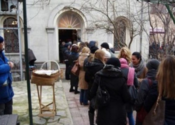 Στην Παναγία Βεφά της Πόλης προσεύχονται οι Τούρκοι