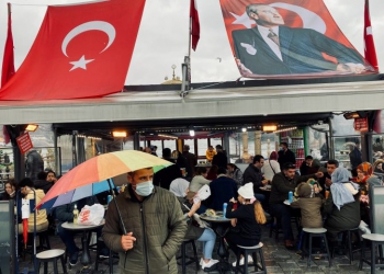 «Πεθαίνουμε της πείνας»: Απελπισμένοι οι Τούρκοι ζητούν από τον Ερντογάν να βγει στον δρόμο (ΒΙΝΤΕΟ)