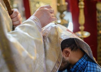 Ζάκυνθος: Με εντολή του Μητροπολίτη απαγορεύεται η εξομολόγηση από ανεμβολίαστους ιερείς