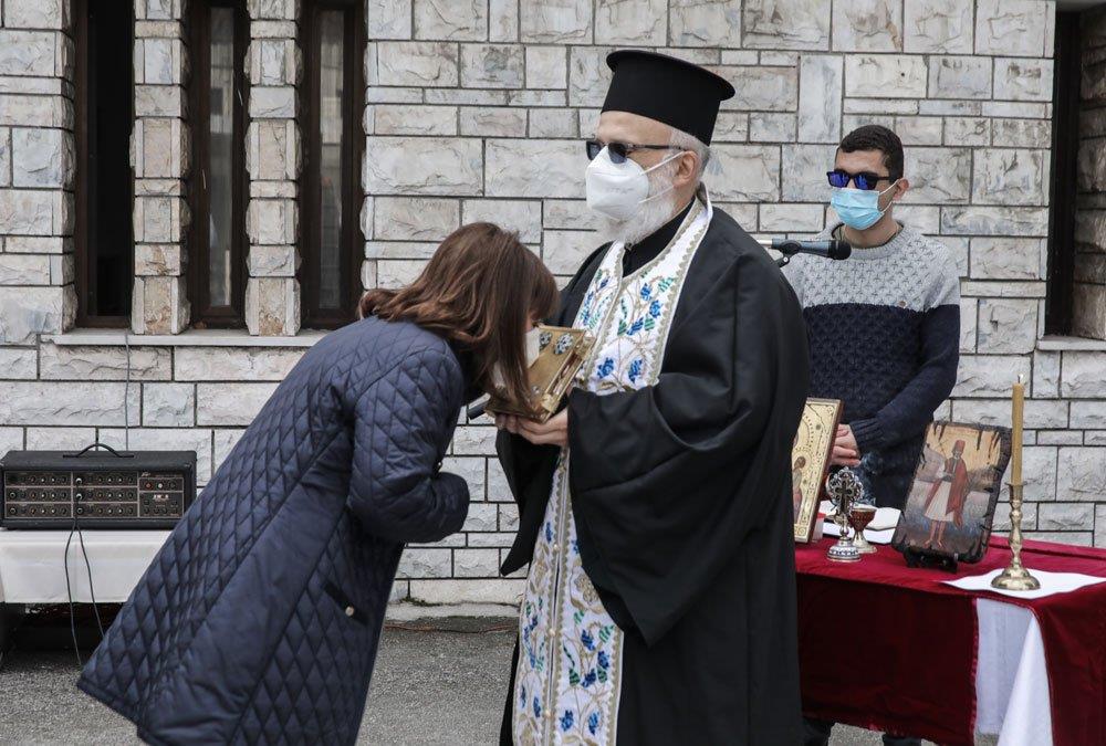 Στην Προεδρική Φρουρά η Σακελλαροπούλου για τον εορτασμό του Αγίου Γεωργίου του «Φουστανελά»