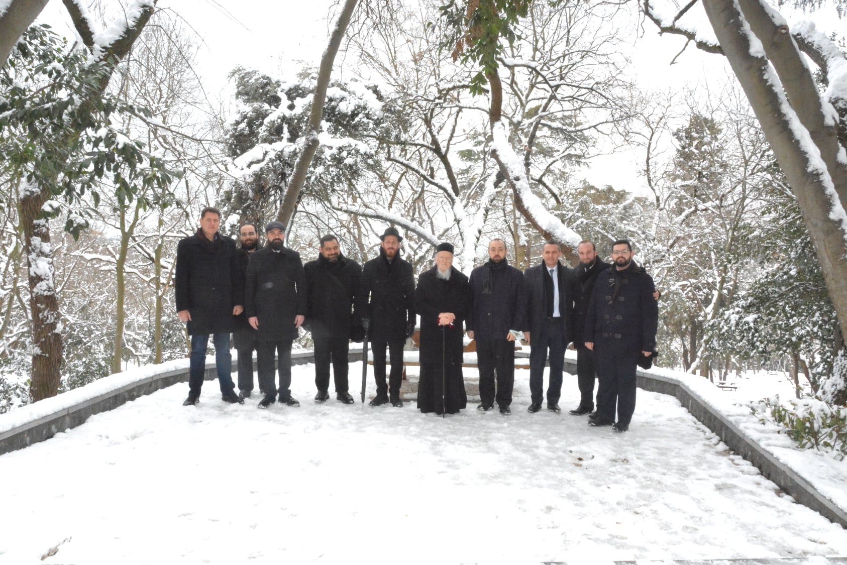 Φανάρι: Περίπατο στο χιονισμένο πάρκο του Yildiz έκανε ο Πατριάρχης Βαρθολομαίος