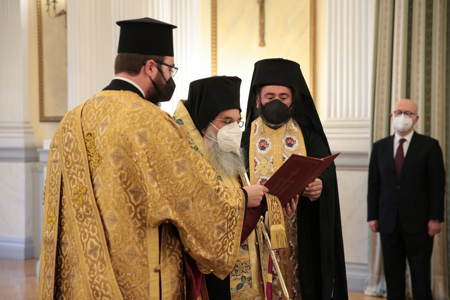 ΠΡΟΕΔΡΙΚΟ ΜΕΓΑΡΟ: Η διαβεβαίωση του νέου Αρχιεπισκόπου Κρήτης ενώπιον της Προέδρου Της Δημοκρατίας