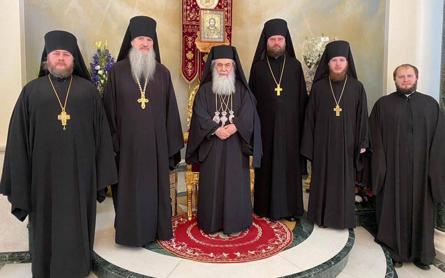 Ρώσοι κληρικοί ευχήθηκαν στο Πατριάρχη Ιεροσολύμων για τα Ονομαστήρια του