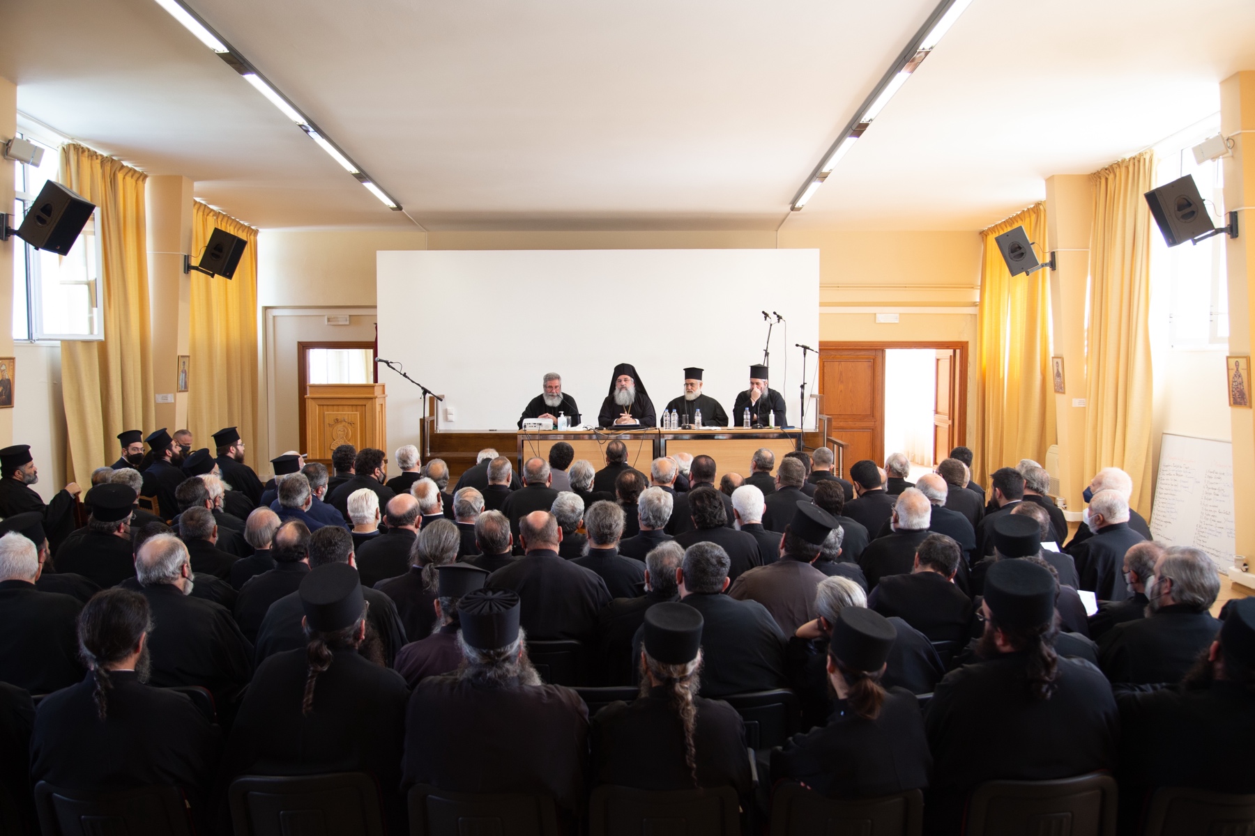 ΚΡΗΤΗ: Α΄ Ιερατικό Συνέδριο στο Ηράκλειο με τον νέο Αρχιεπίσκοπο Ευγένιο