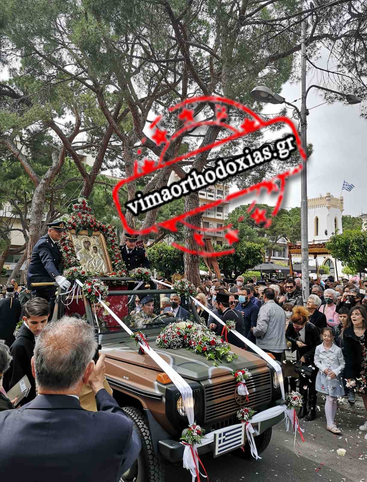 Πλήθη λαού στην εορτάζουσα Παναγία Τρυπητή στο Αίγιο- Λαμπρή λιτάνευση της εικόνας