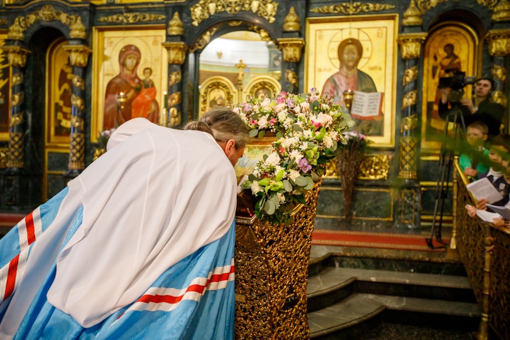 Βαϊοφόρος Κυριακή στην Αικατερινούπολη Ρωσίας, με γεμάτη εκκλησία σε εορταστική ατμόσφαιρα